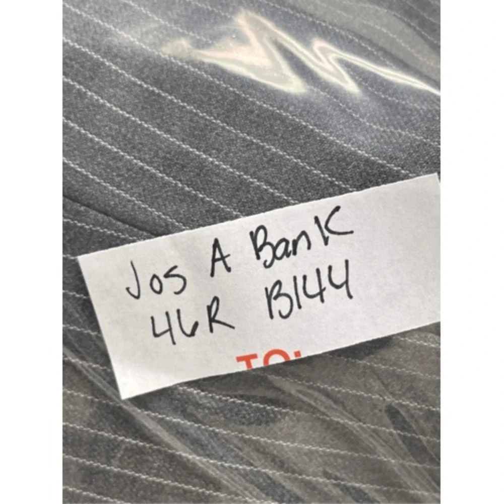 Jos A Bank Blazer Sport Coat Suit Jacket Men Size 46 R Gray White Pinstripe Wool